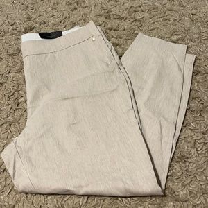 Maurices cream colored ankle pant